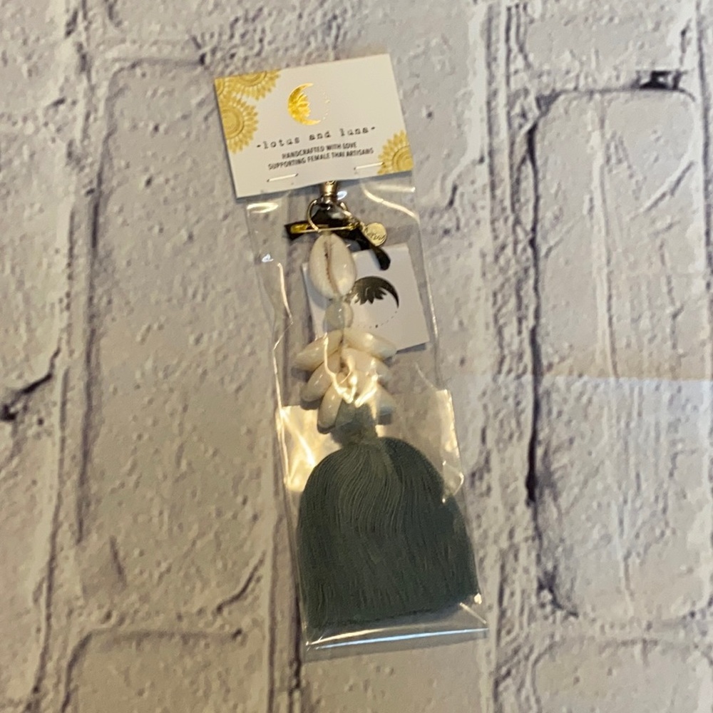 Shell and moonstone keychain